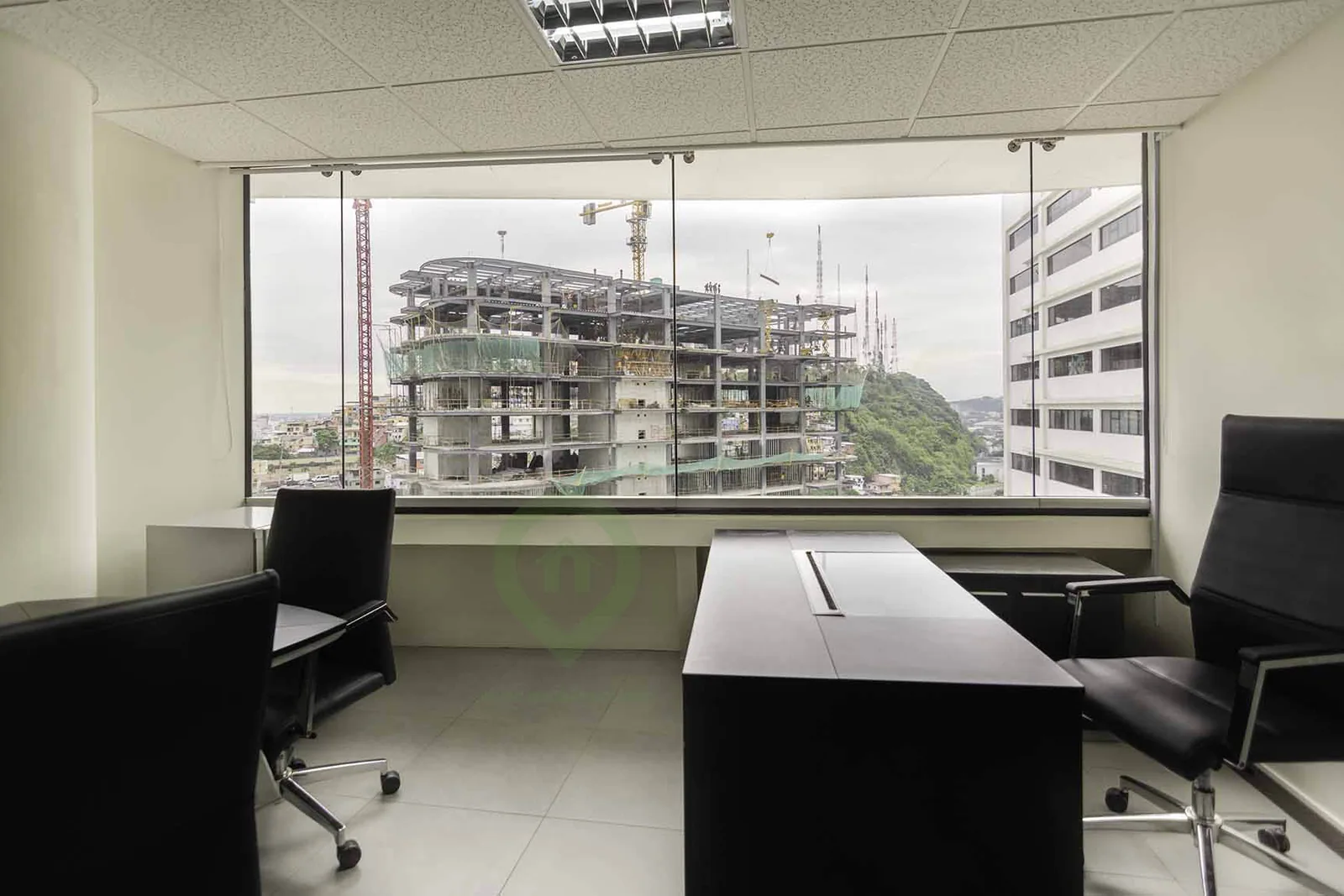 Oficina en Alquiler Edificio The Point, Centro de Guayaquil
