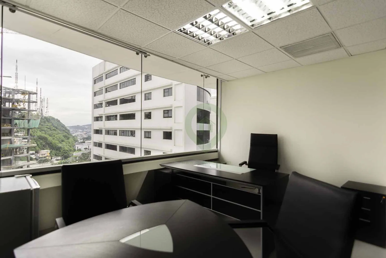 Oficina en Alquiler Edificio The Point, Centro de Guayaquil – Foto 3