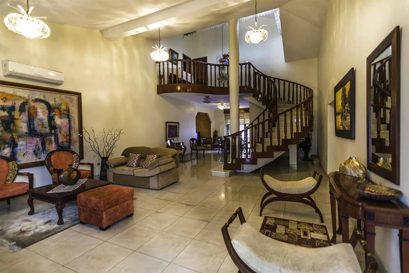 Casa en Alquiler en Urdesa, calle Cedros Norte de Guayaquil – Foto 2