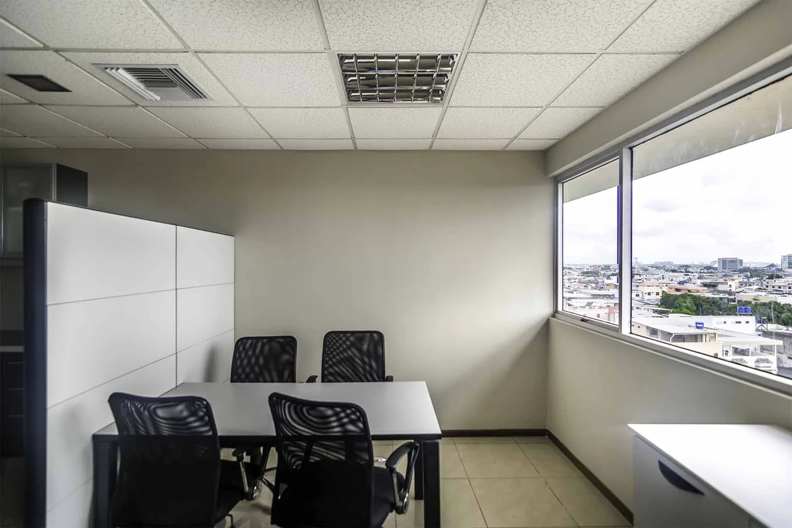 Oficina en Alquiler en Trade Building, Norte de Guayaquil – Foto 3