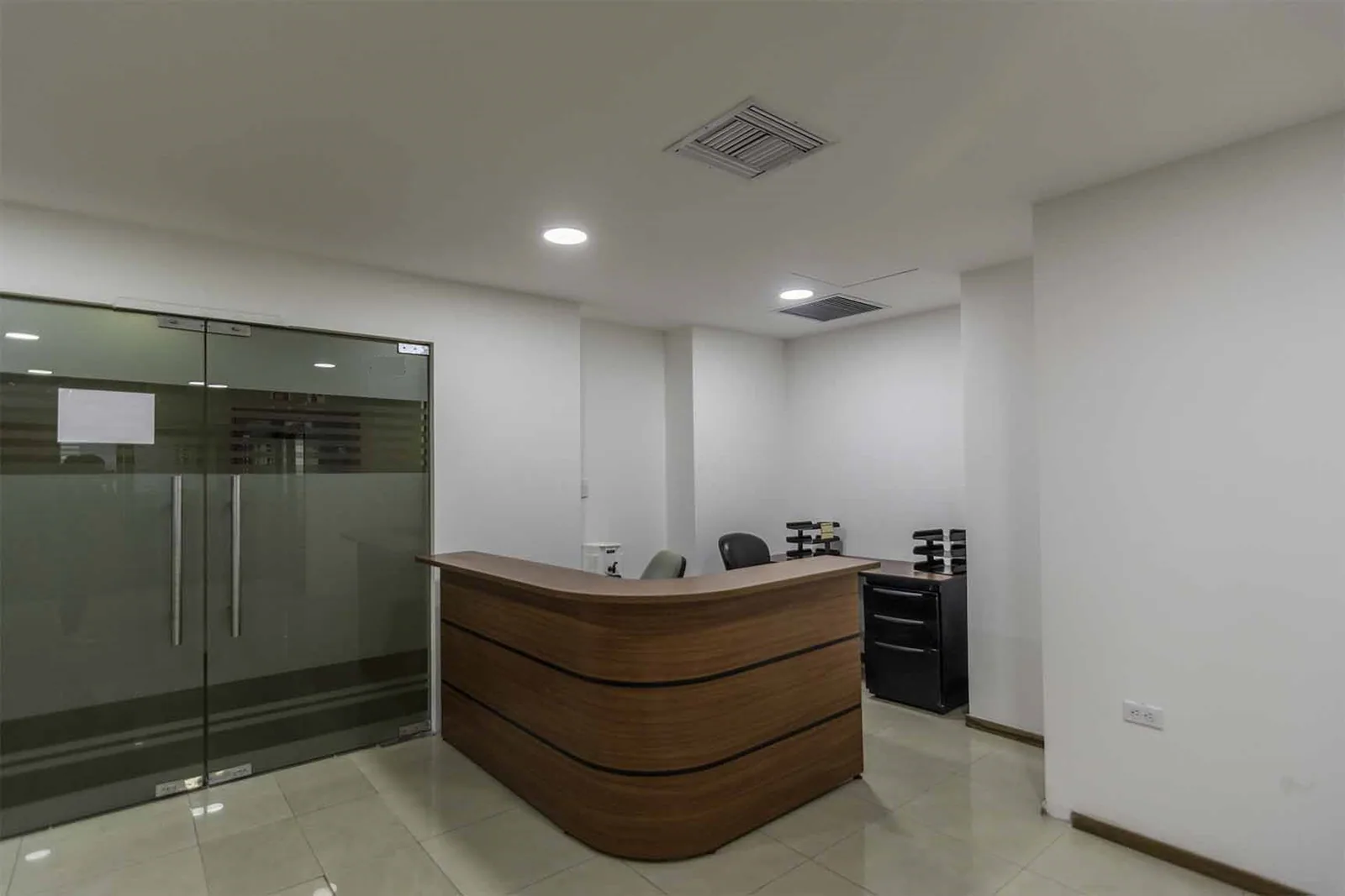 Oficina en alquiler Edificio Trade Building , Norte de Guayaquil  – Foto 1