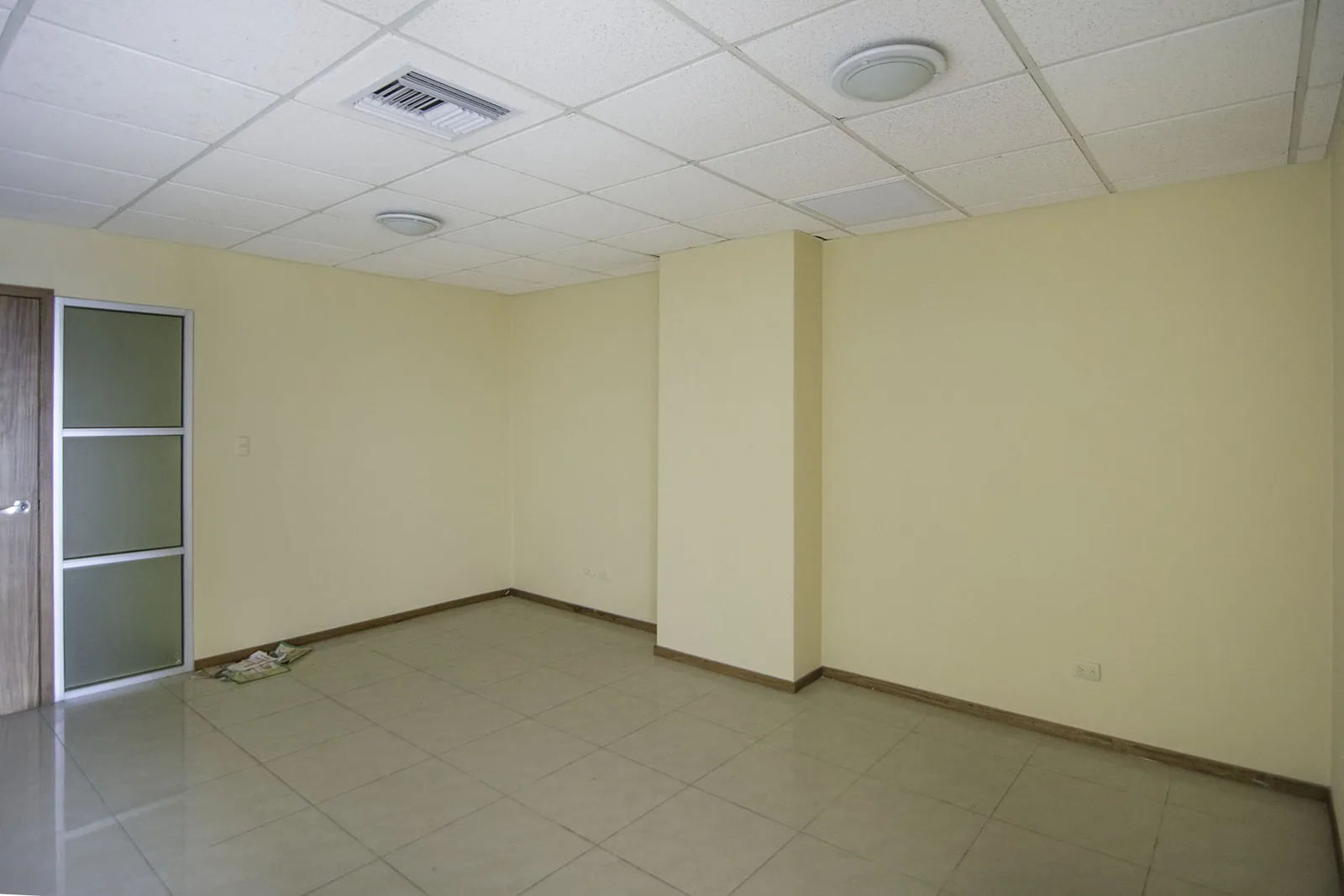 Oficina en alquiler Edificio Trade Building, Norte de Guayaquil  – Foto 4