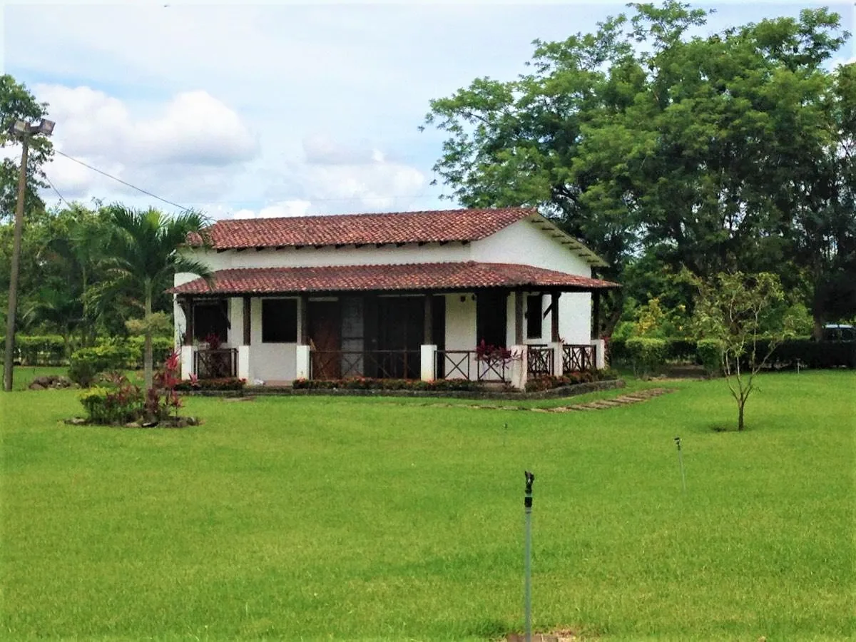 Hacienda en venta, Bucay, Ecuador   – Foto 1
