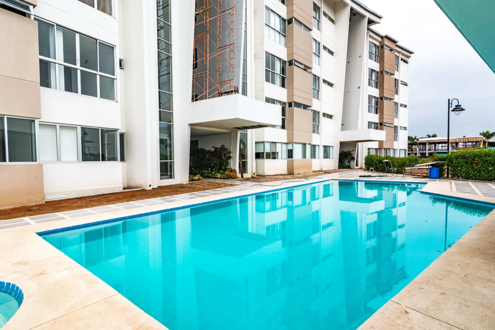 Departamento en Venta Urb. Dubai, Isla Mocolí, Vía Samborondón. – Foto 2
