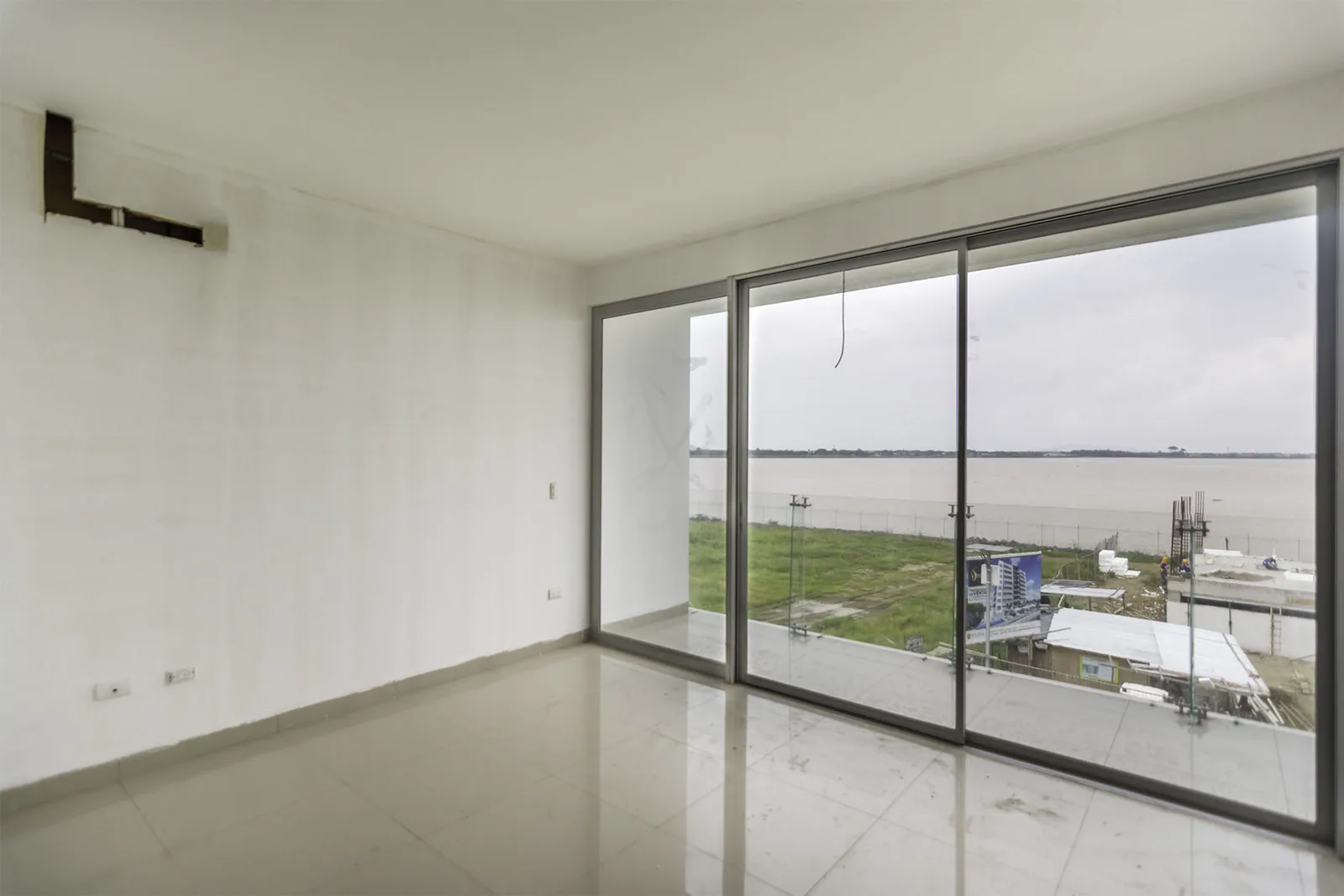 Departamento en Venta Urb. Dubai, Isla Mocolí, Vía Samborondón. – Foto 4