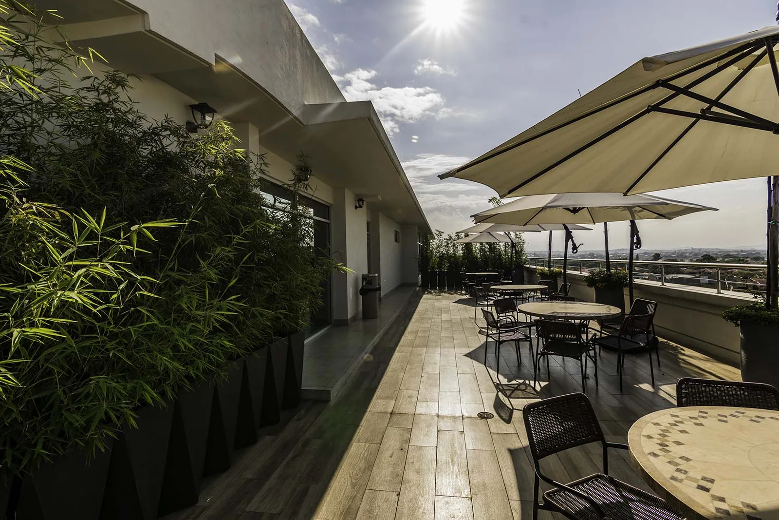 Oficina en venta Edificio Los Arcos Plaza, Vía Samborondón  – Foto 2