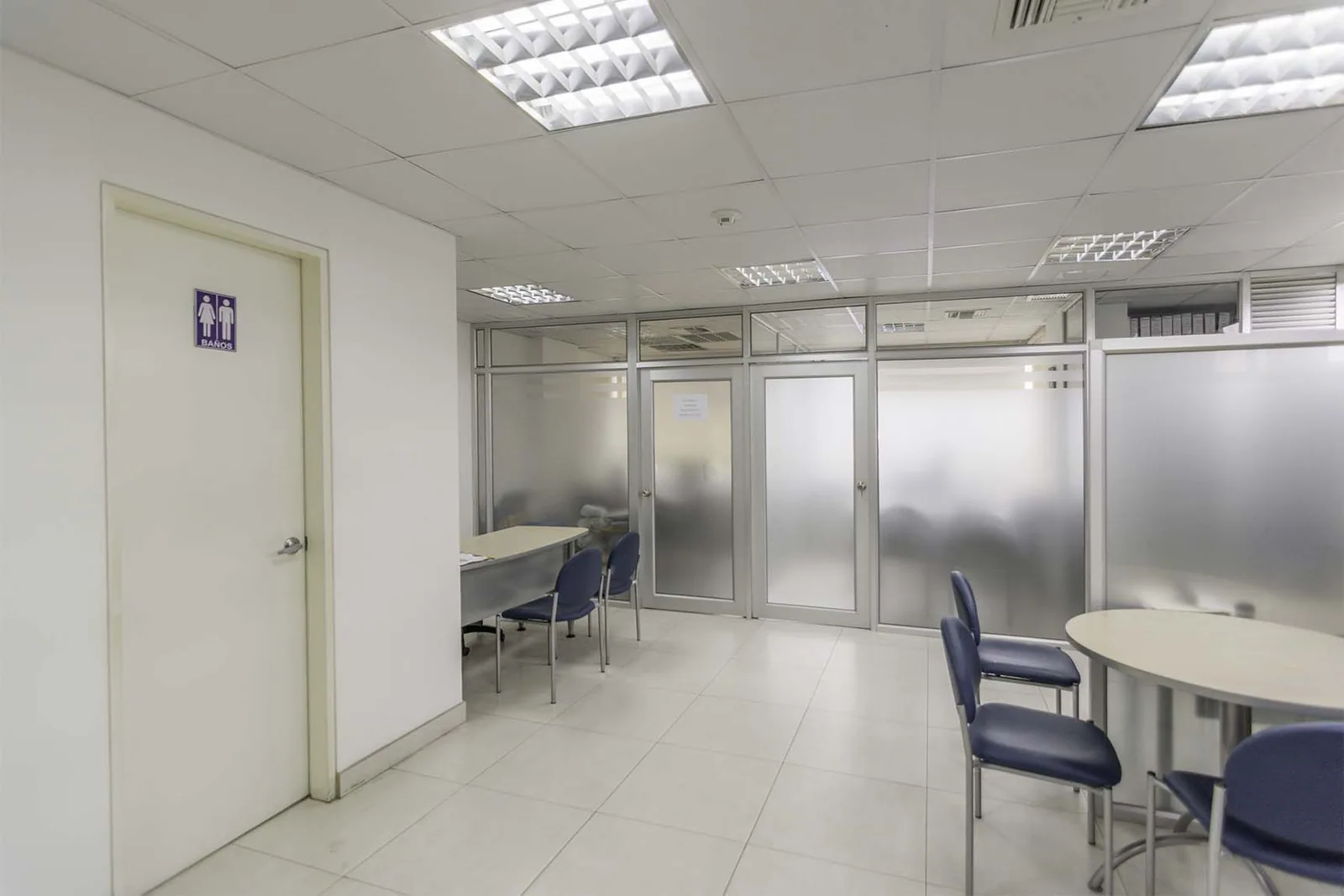 Oficina en venta en el Edificio Atlantis, Norte de Guayaquil – Foto 3
