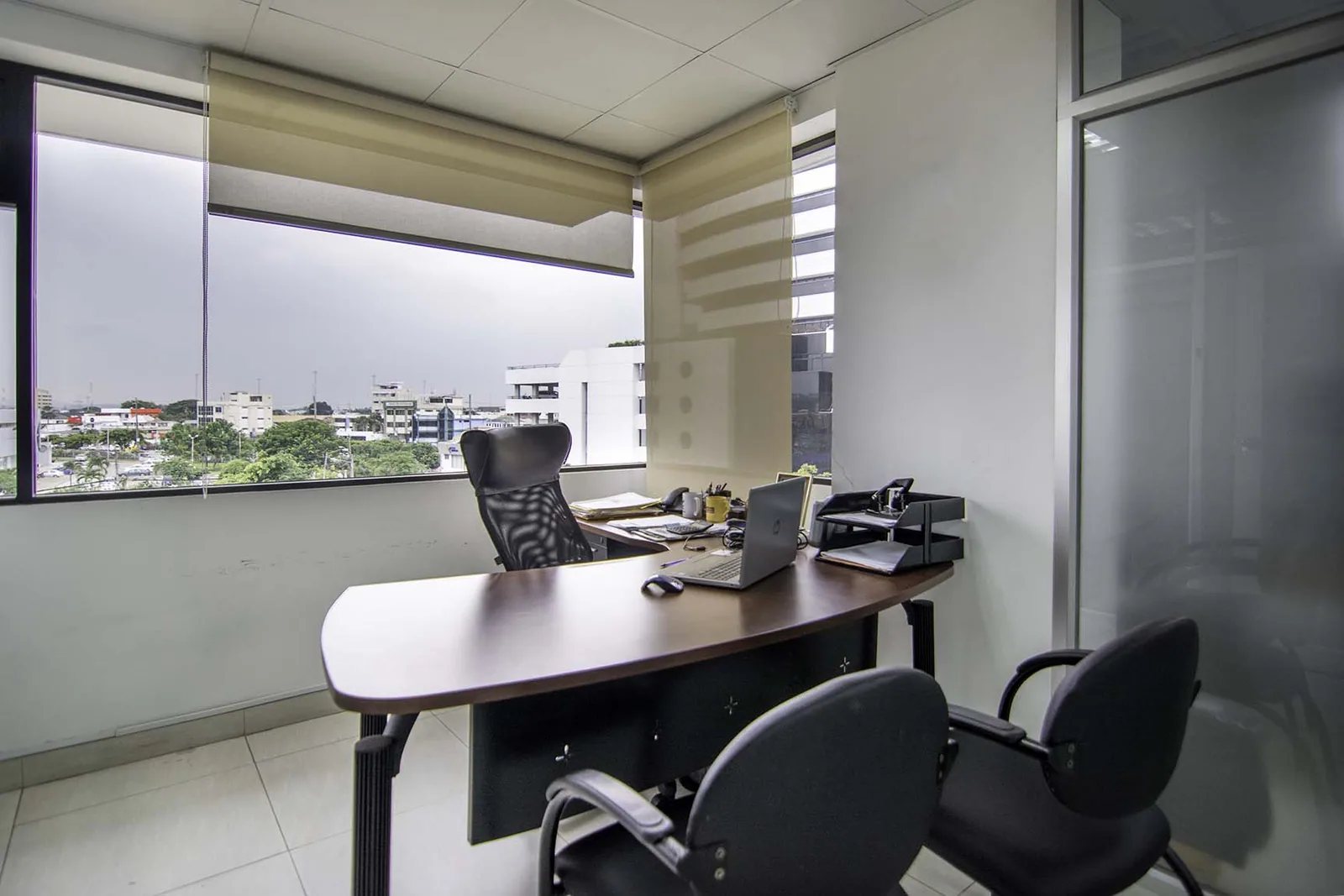Oficina en venta en el Edificio Atlantis, Norte de Guayaquil – Foto 5