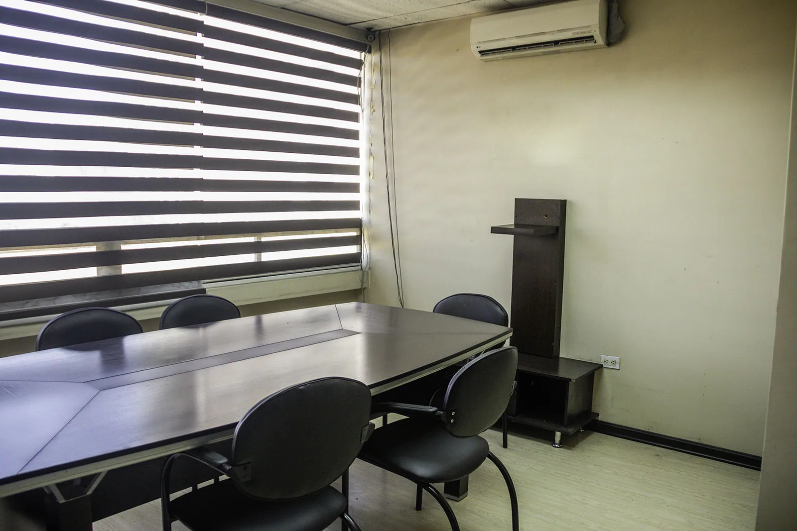Oficina en venta en Edificio Cosmo Center, Centro de Guayaquil – Foto 1