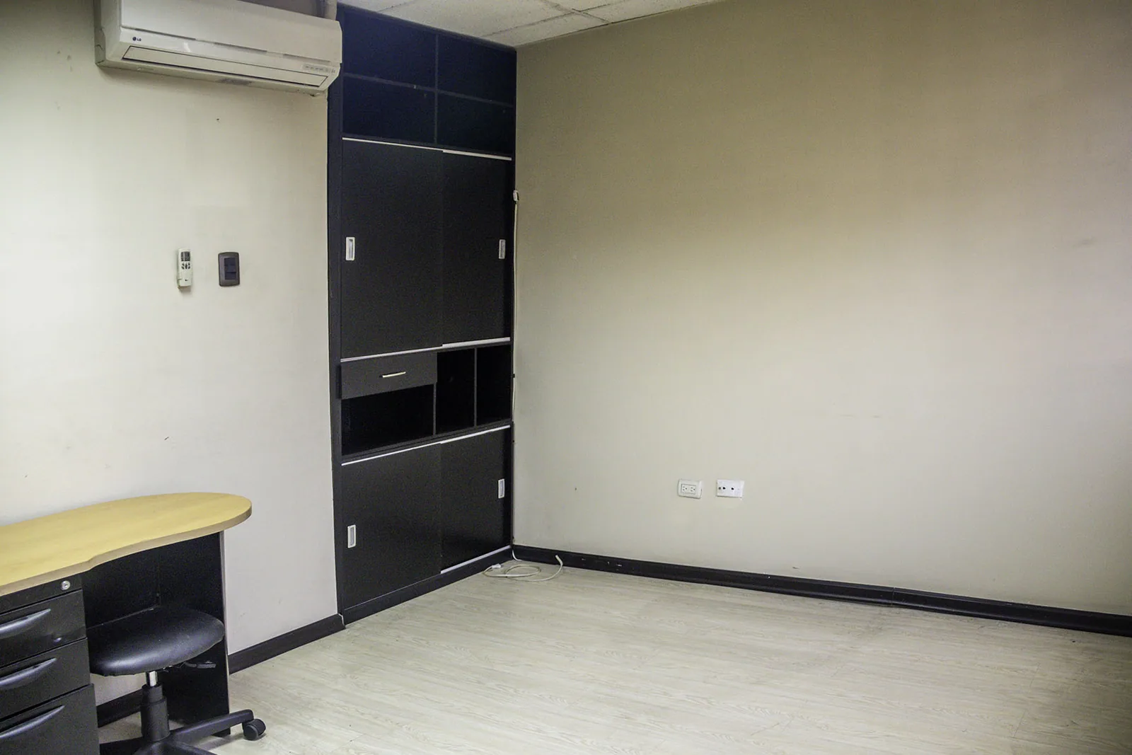 Oficina en venta en Edificio Cosmo Center, Centro de Guayaquil – Foto 3