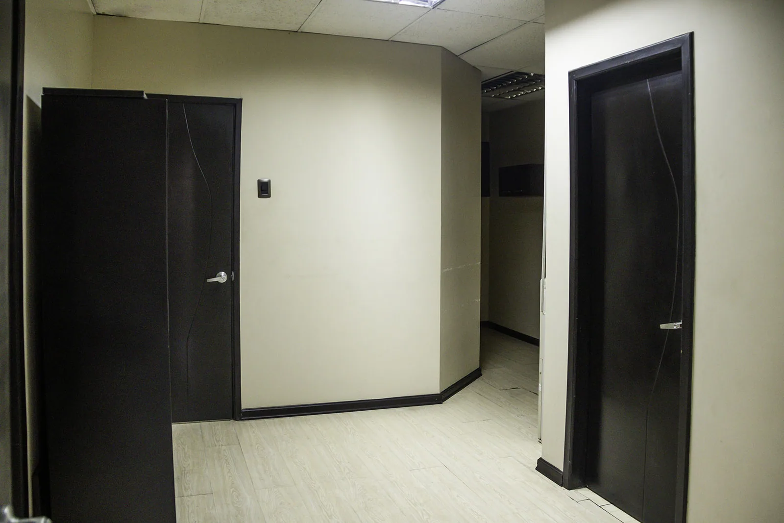 Oficina en venta en Edificio Cosmo Center, Centro de Guayaquil – Foto 4