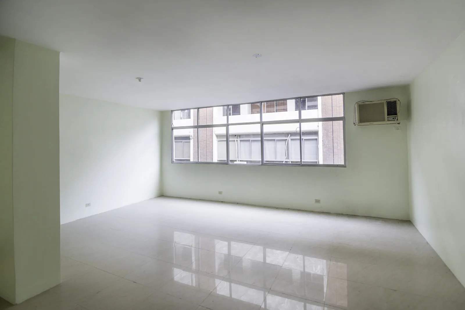 Oficina en venta en el Edificio Camsol, Centro de Guayaquil – Foto 2