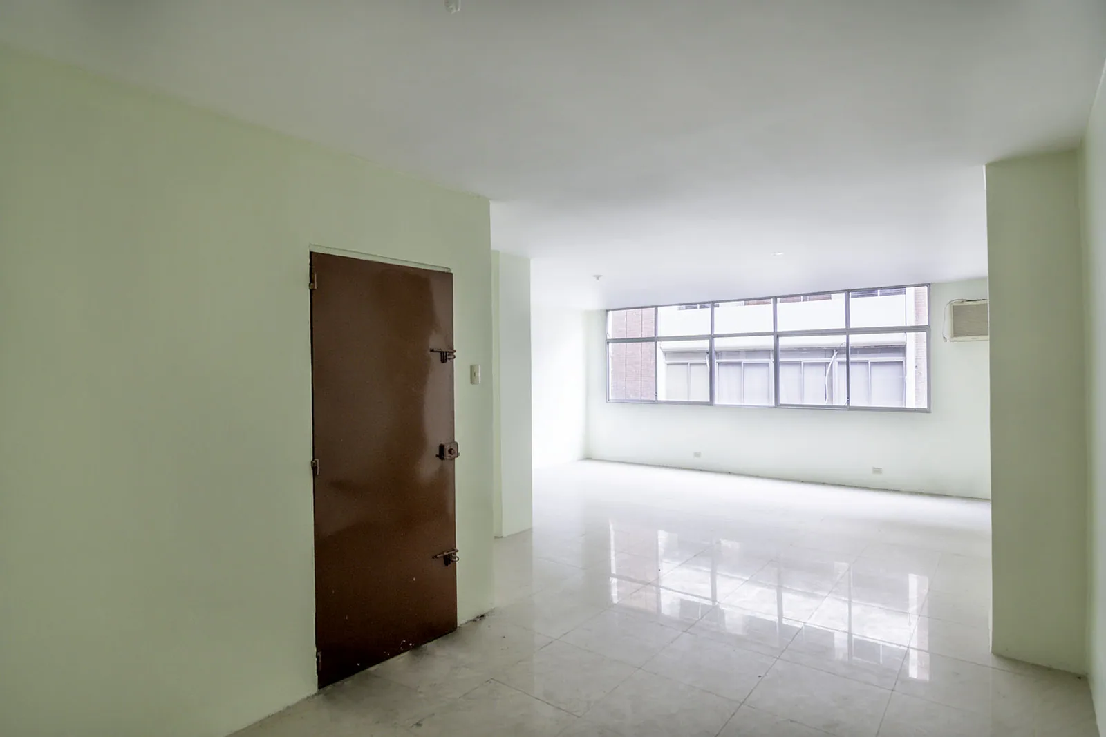 Oficina en venta en el Edificio Camsol, Centro de Guayaquil – Foto 3