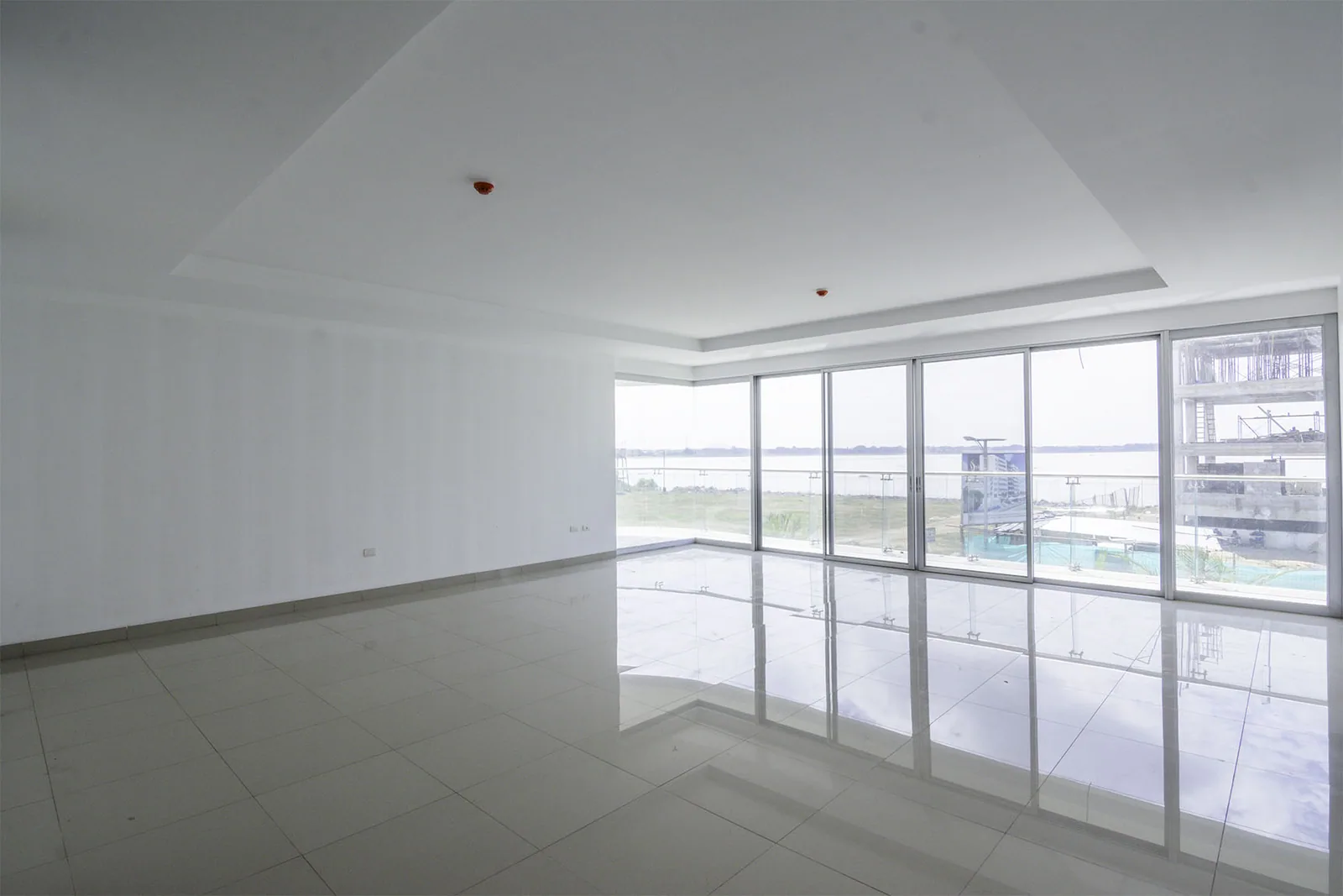 Departamento en venta en la Isla Mocolí - Urbanización Dubái, Vía Samborondón – Foto 2