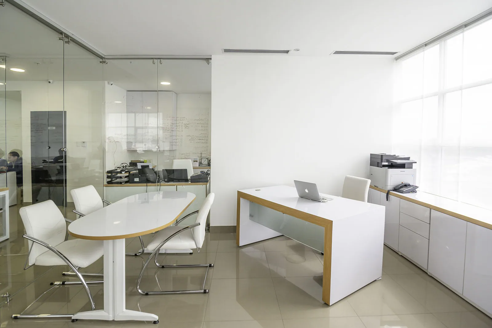 Oficina en venta Edificio Olivos Tower, Ceibos, Norte de Guayaquil – Foto 1