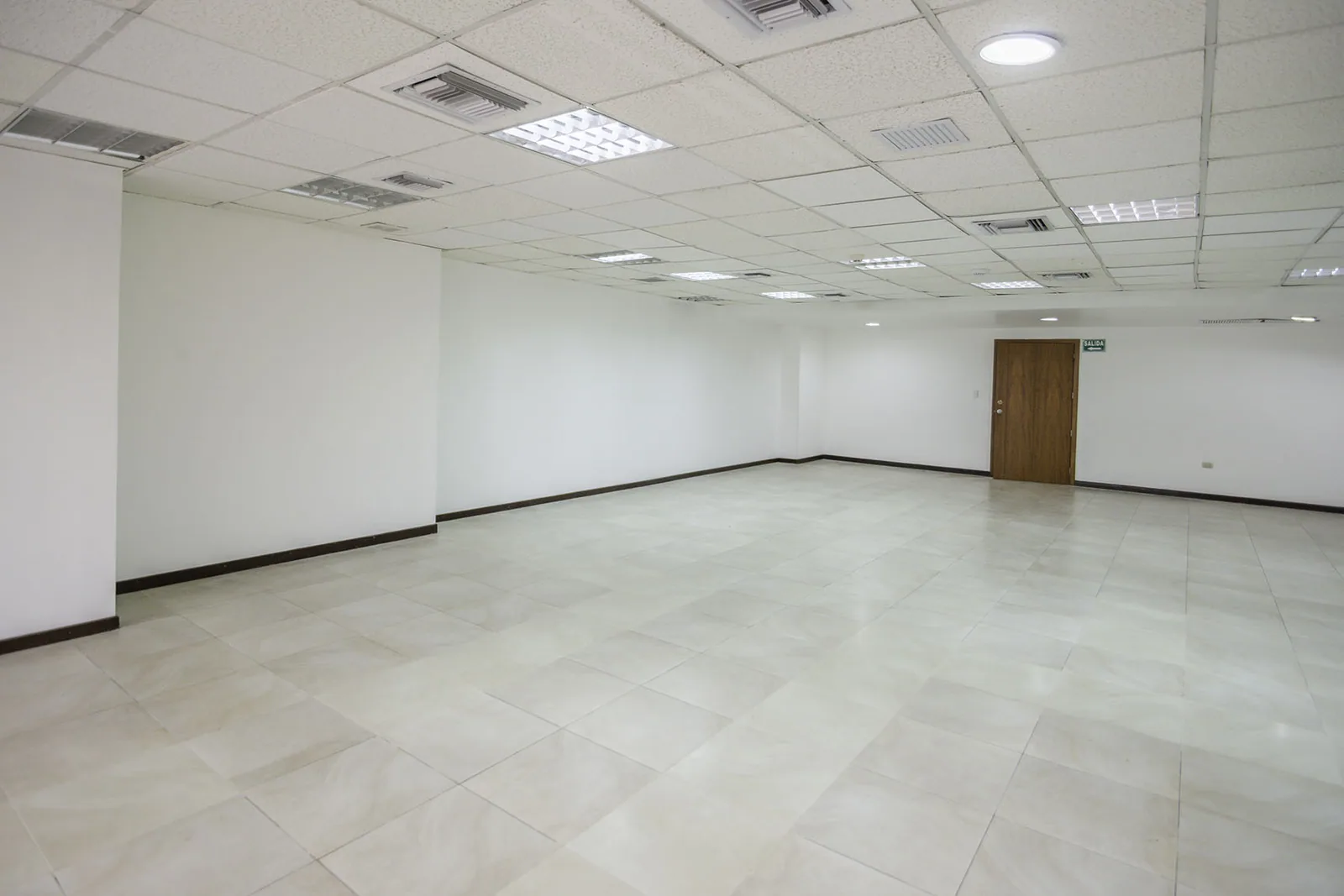 Oficina en alquiler en el Hotel Sonesta, Norte de Guayaquil – Foto 3