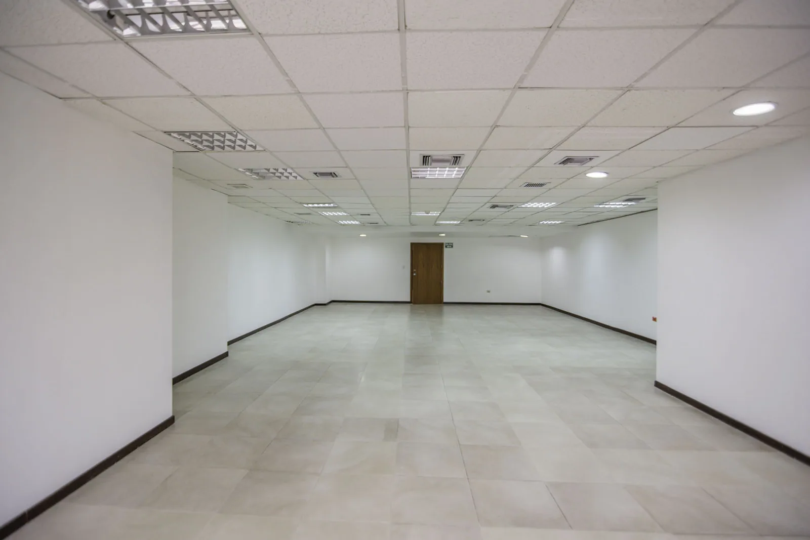 Oficina en alquiler en el Hotel Sonesta, Norte de Guayaquil – Foto 4