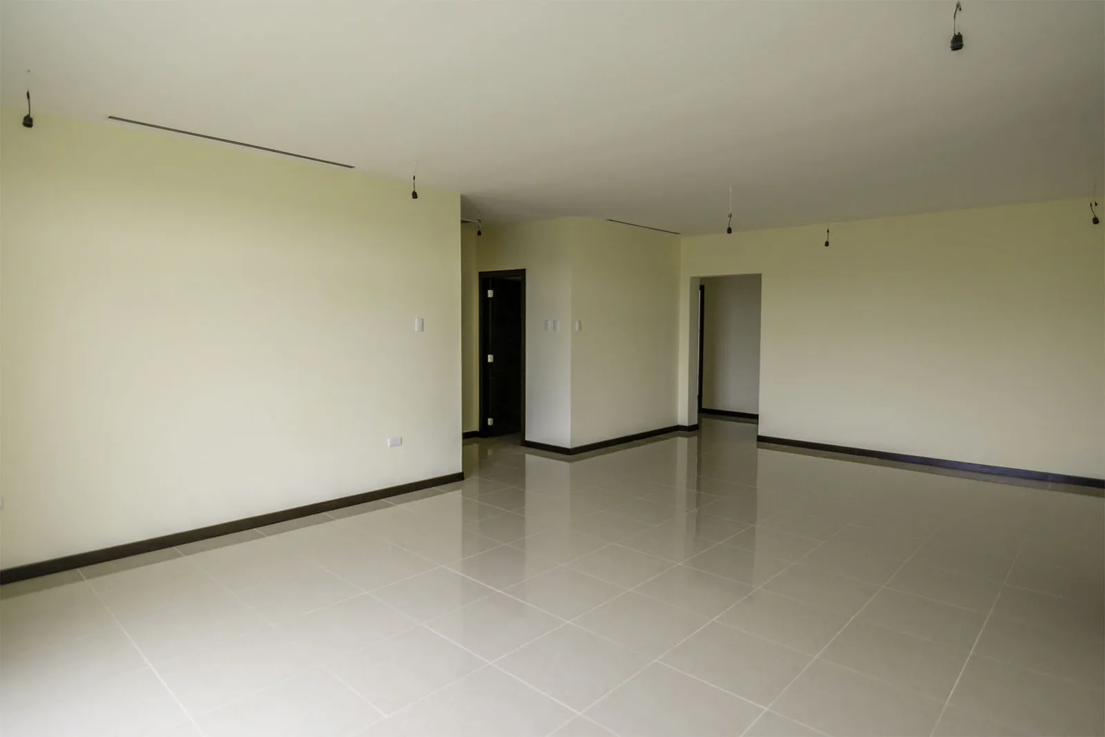 Departamento en venta en la Urbanización Terranostra, Vía a la costa, Guayaquil - Ecuador – Foto 3