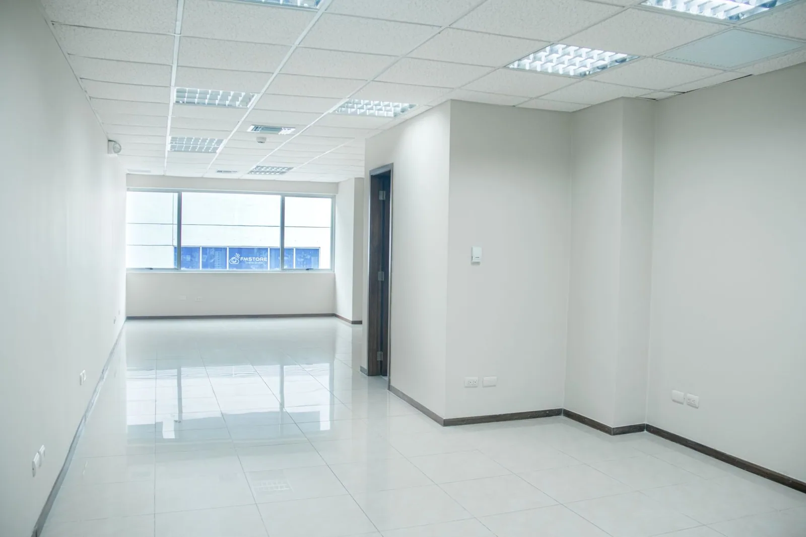 Oficina en venta en el Edificio Trade Building, Norte de Guayaquil  – Foto 3