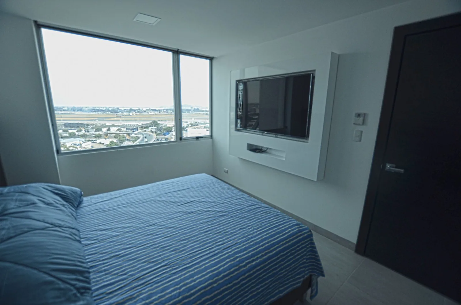 Departamento en alquiler en el Edificio QUO, Norte de Guayaquil – Foto 3