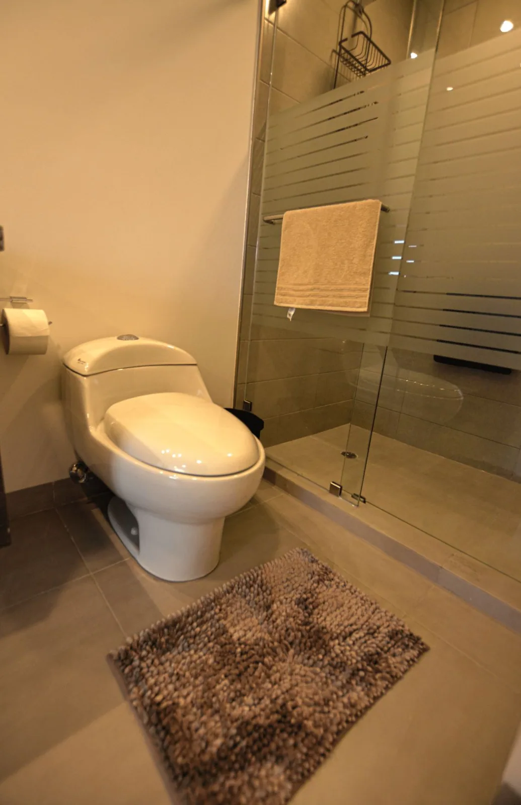 Departamento en alquiler en el Edificio QUO, Norte de Guayaquil – Foto 5
