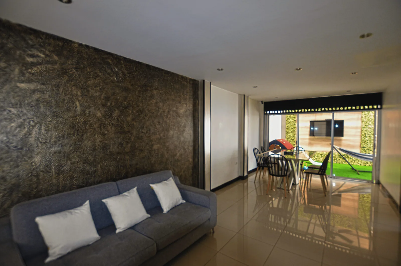 Casa en venta en la Urbanización Castilla, Vía Samorondón  – Foto 2