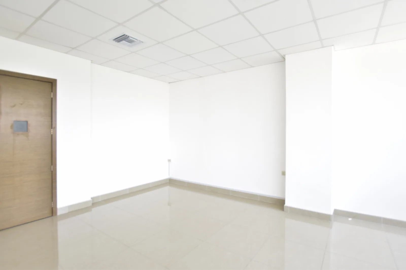 Oficina en alquiler Edificio River Plaza, Norte de Guayaquil  – Foto 4