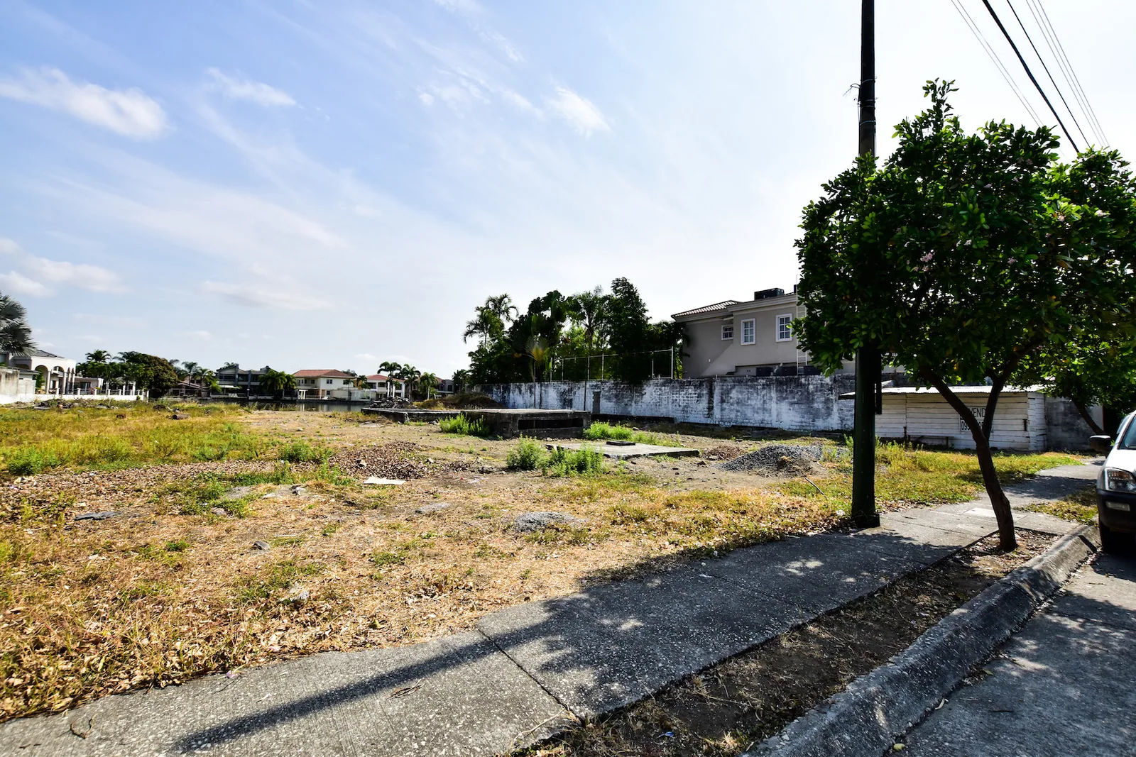 Terreno en venta en la Urbanización El Rio – Foto 1