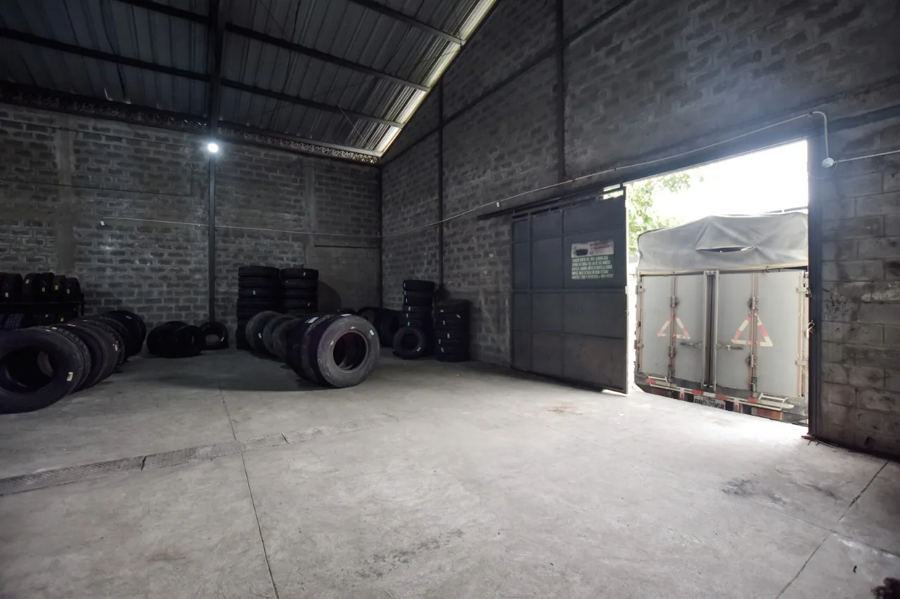 Venta de Galpones, para bodega en vía Daule (6895m2) Guayas - Ecuador – Foto 3