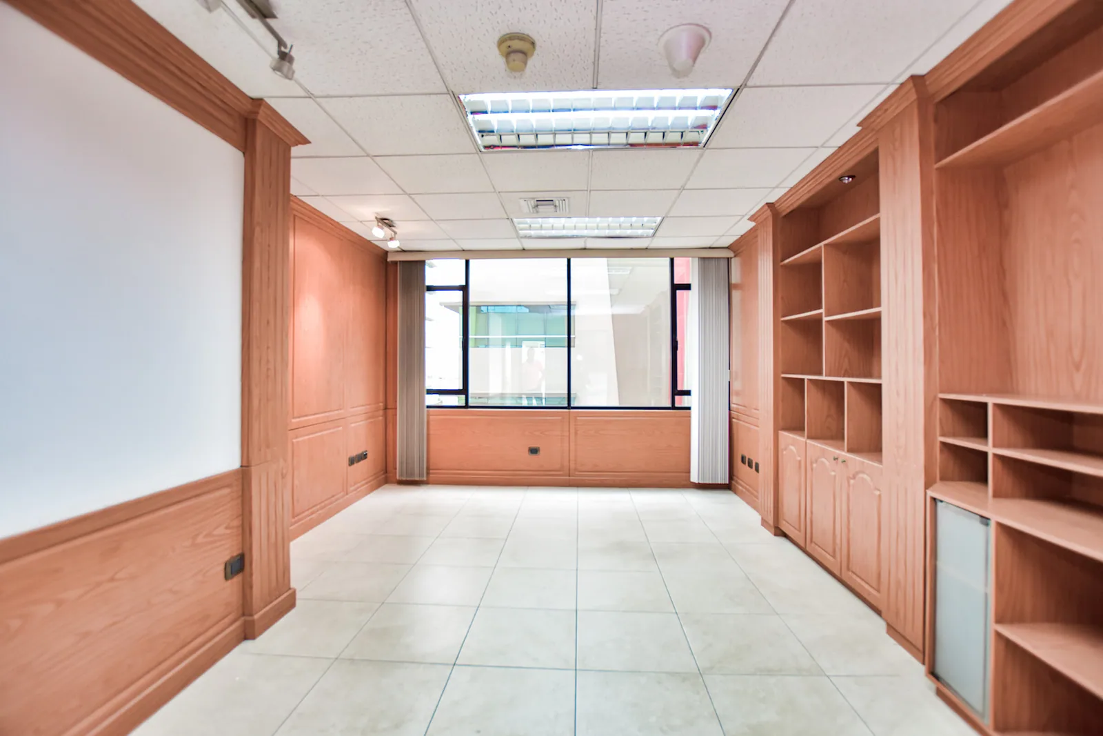 Alquiler de Oficinas en Edificio Professional Center – Foto 5