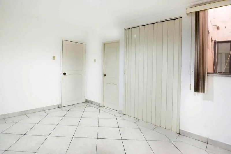 Departamento en venta, Calle Brasil y Eloy Alfaro -  centro de Guayaquil - Ecuador – Foto 2