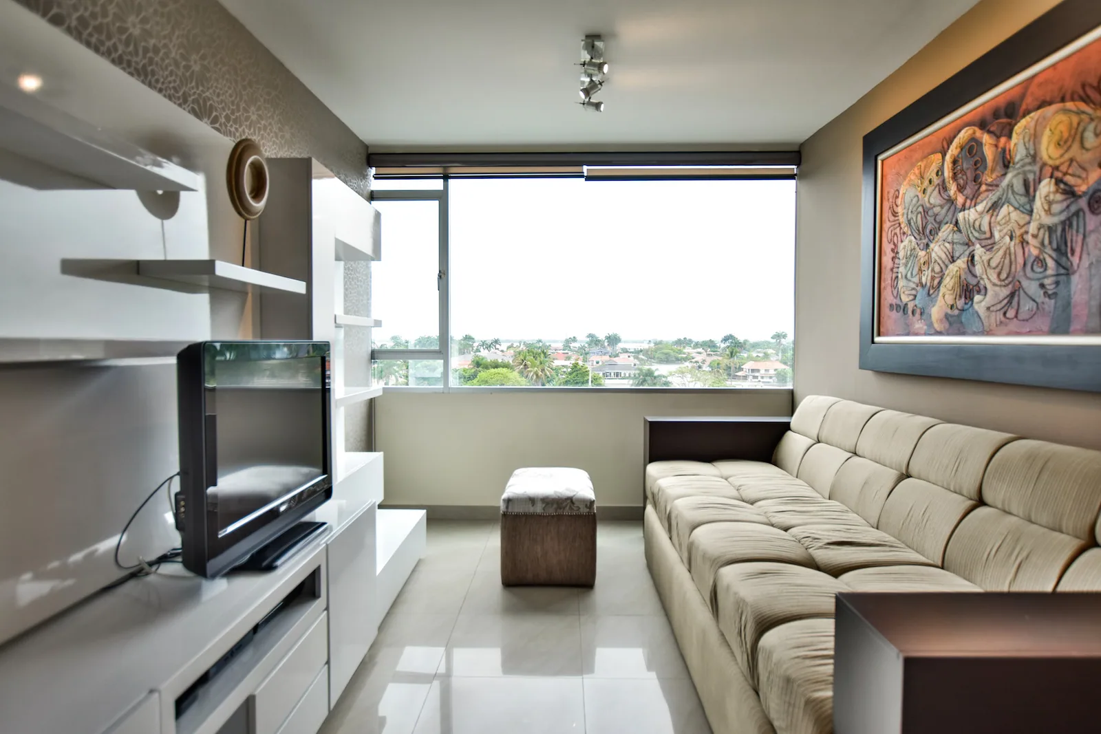 Venta/alquiler de suite en Samborondón Plaza