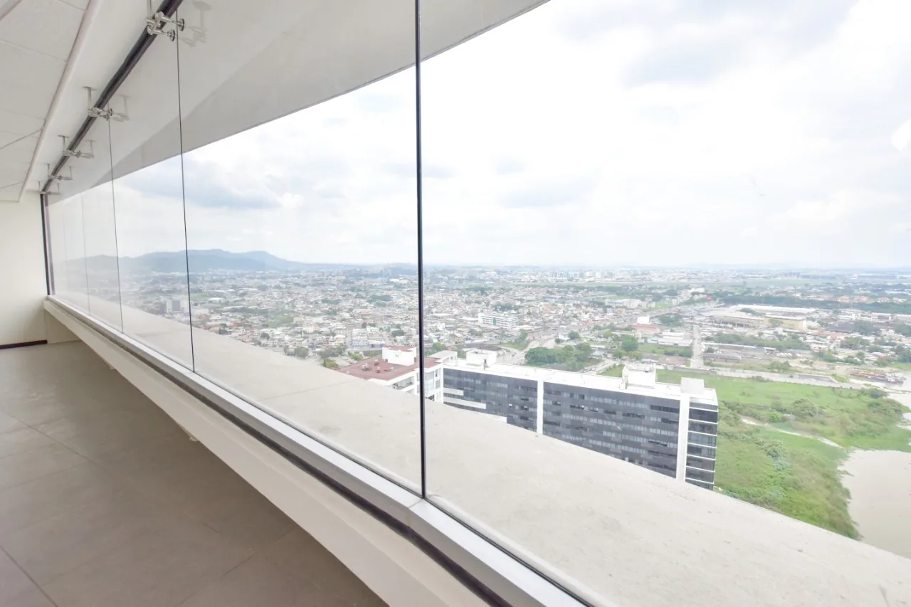 Alquiler de oficina en edificio The Point, Puerto Santa Ana. Guayaquil - Ecuador – Foto 4