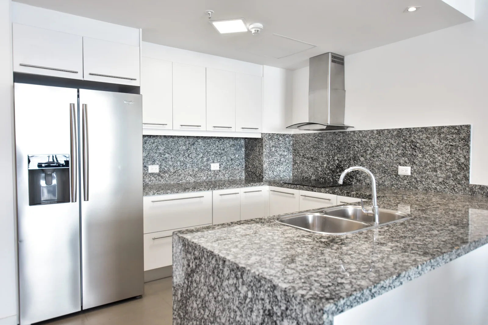Alquiler de departamento en Puerto Santa Ana, Torre Spazio, Guayaquil - Ecuador – Foto 4