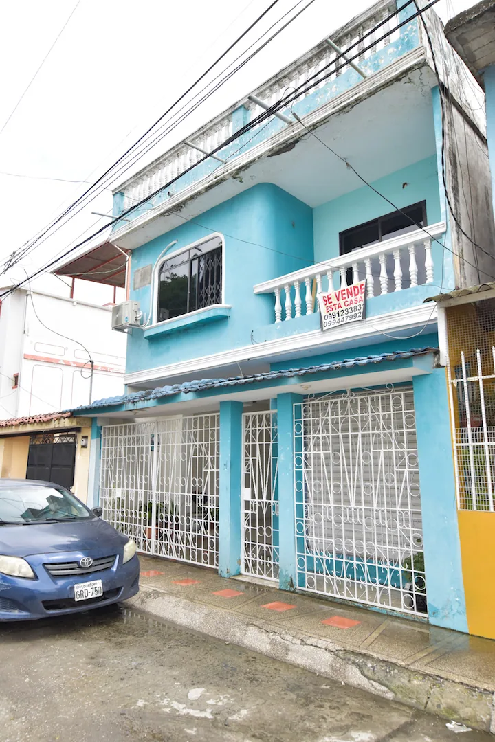 Casa en venta con local comercial. Ciudadela Guayacanes, Guayaquil, Ecuador – Foto 4