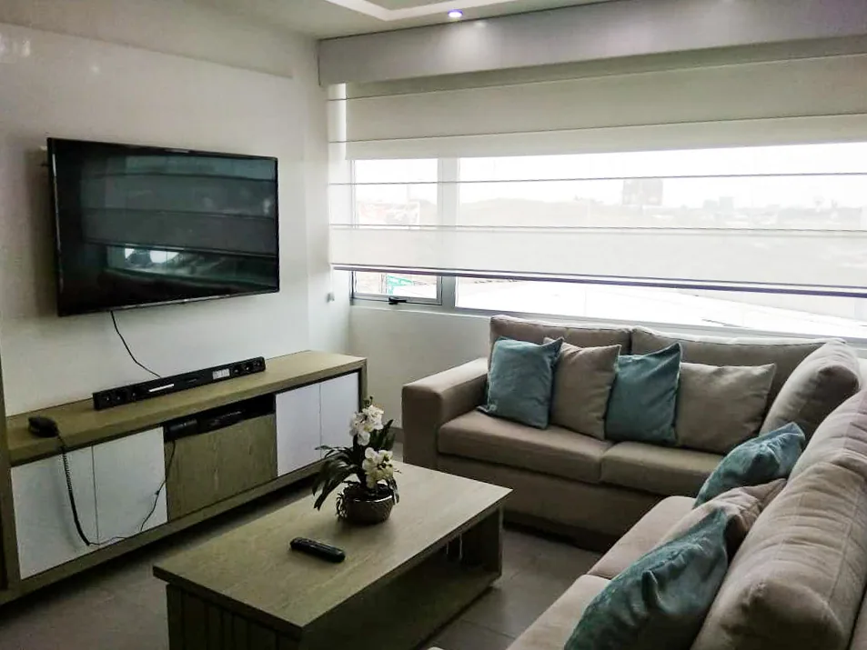 Alquiler de moderno departamento amoblado en Quo 