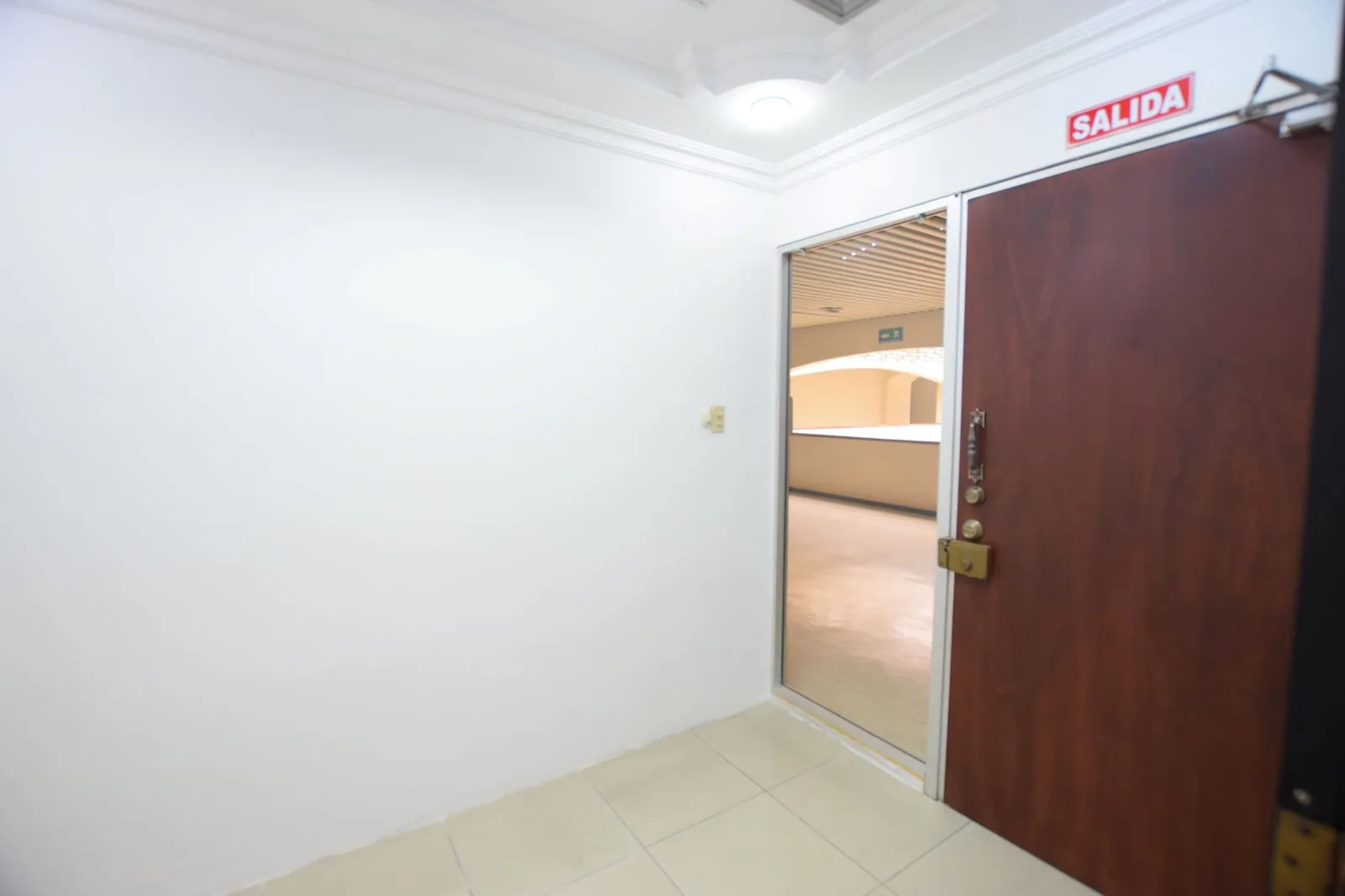 Oficina en alquiler en el Centro Comercial Las Vitrinas, Norte de Guayaquil – Foto 2