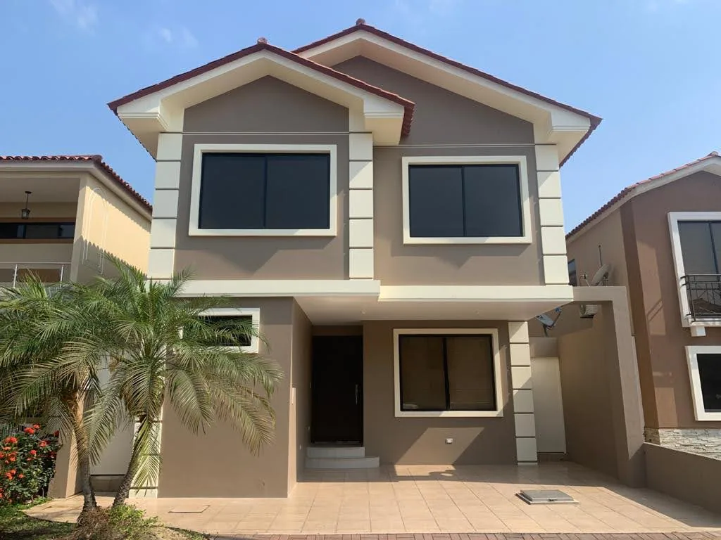 Casa en venta ubicada en Ciudad Celeste, Vía Samborondón
