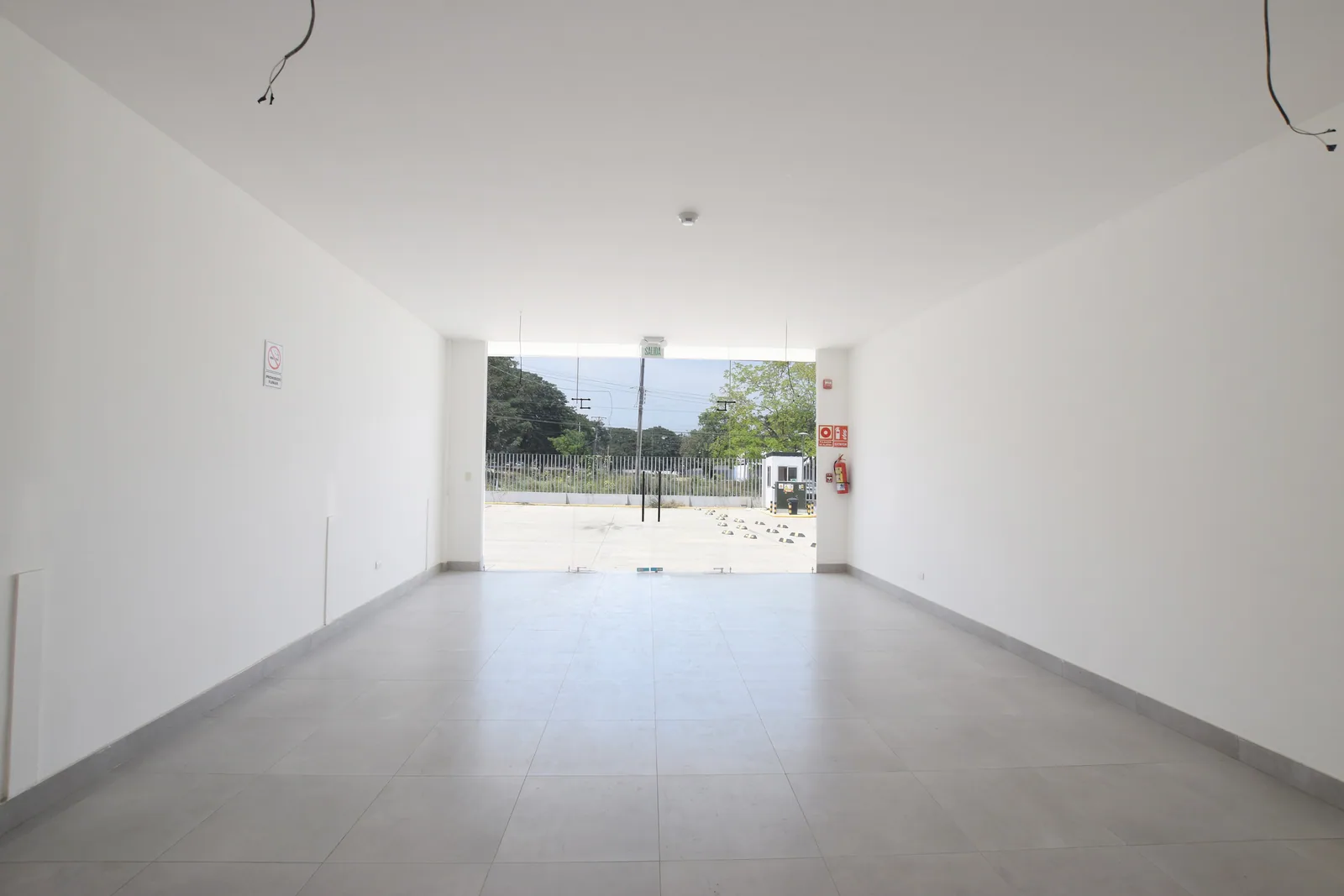 Local Comercial en alquiler ubicado en Vía a la Costa, Guayaquil – Foto 3