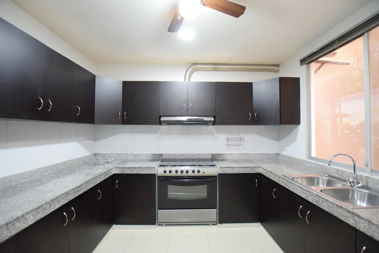 Casa amoblada en alquiler en la Urbanización San Sebastián, Vía Samborondón – Foto 5