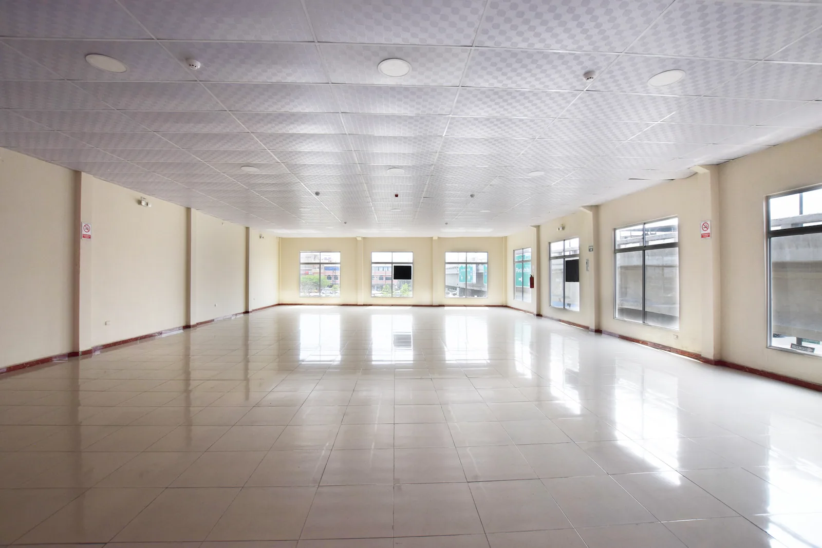 Local Comercial en alquiler ubicado en el Centro de Guayaquil – Foto 1