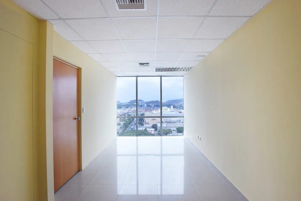 Oficina en alquiler en el Edificio Blue Towers, Norte de Guayaquil – Foto 2