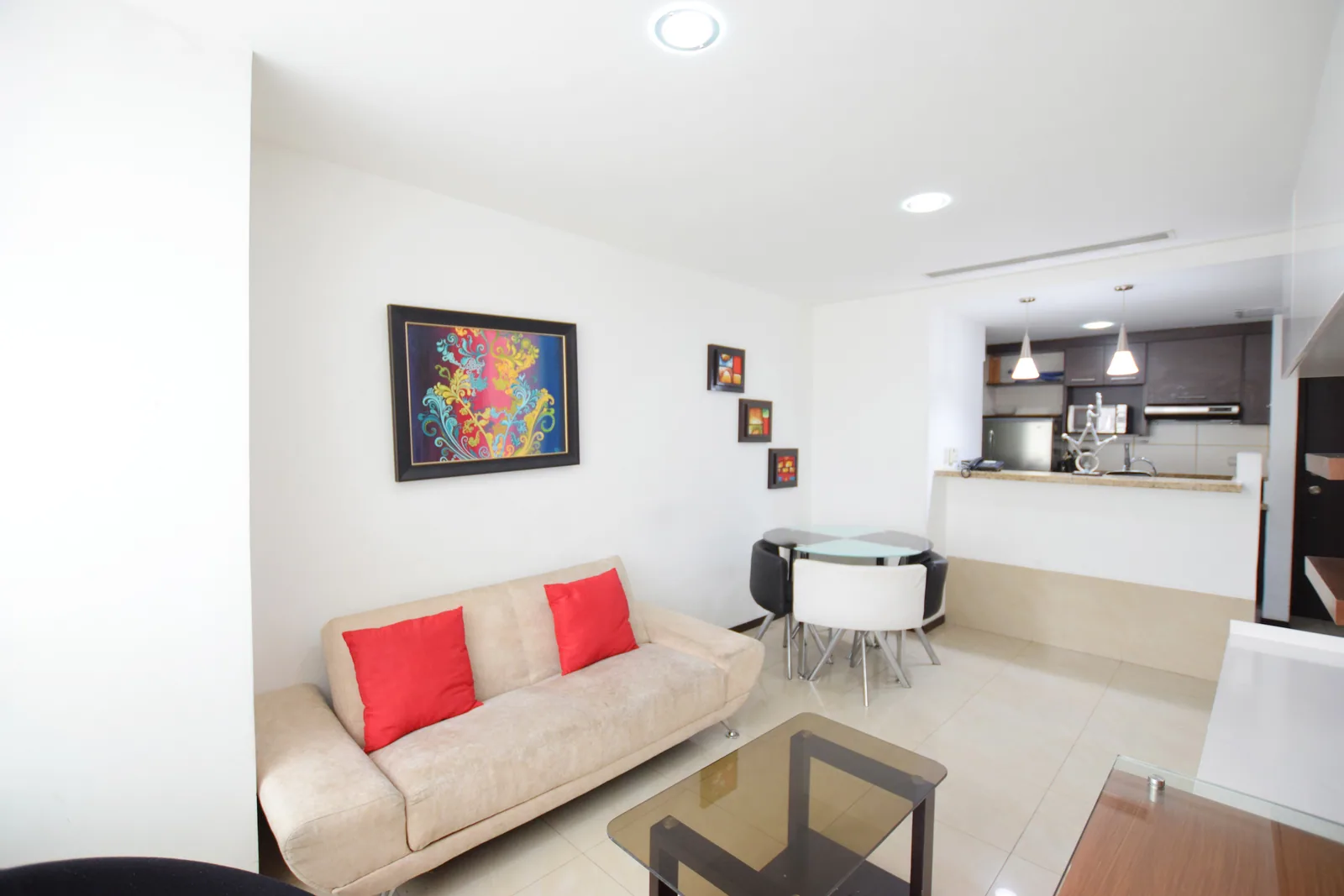 Suite en alquiler en el Edificio Elite Building, Norte de Guayaquil