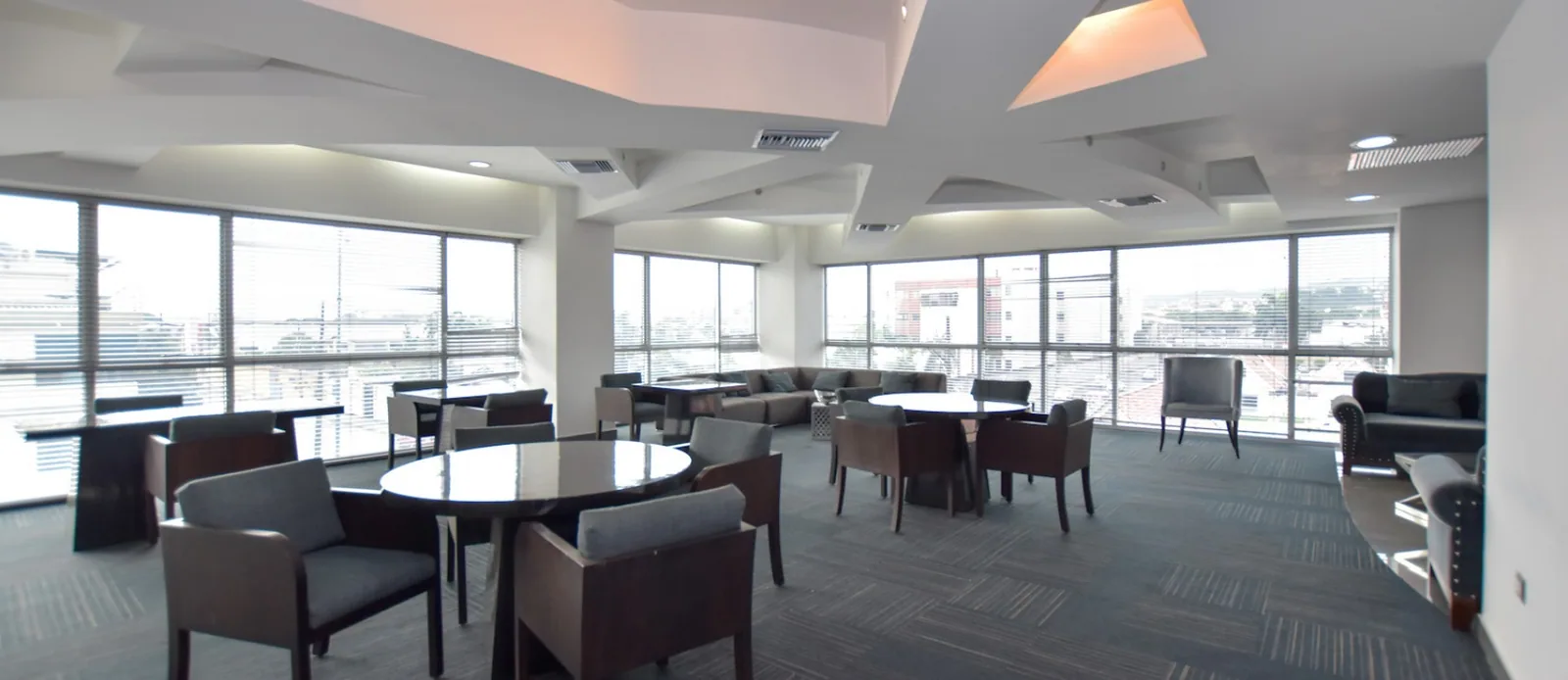 Oficina en venta ubicada en el Edificio City Office, Norte de Guayaquil – Foto 2
