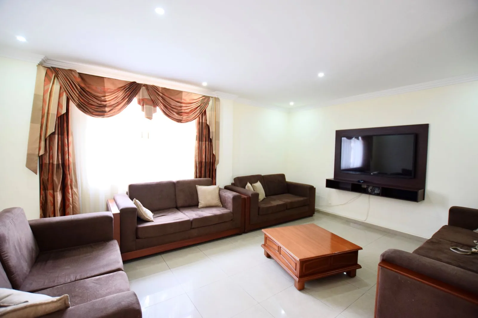 Casa en venta ubicada en Ciudad Colón, Norte de Guayaquil – Foto 3