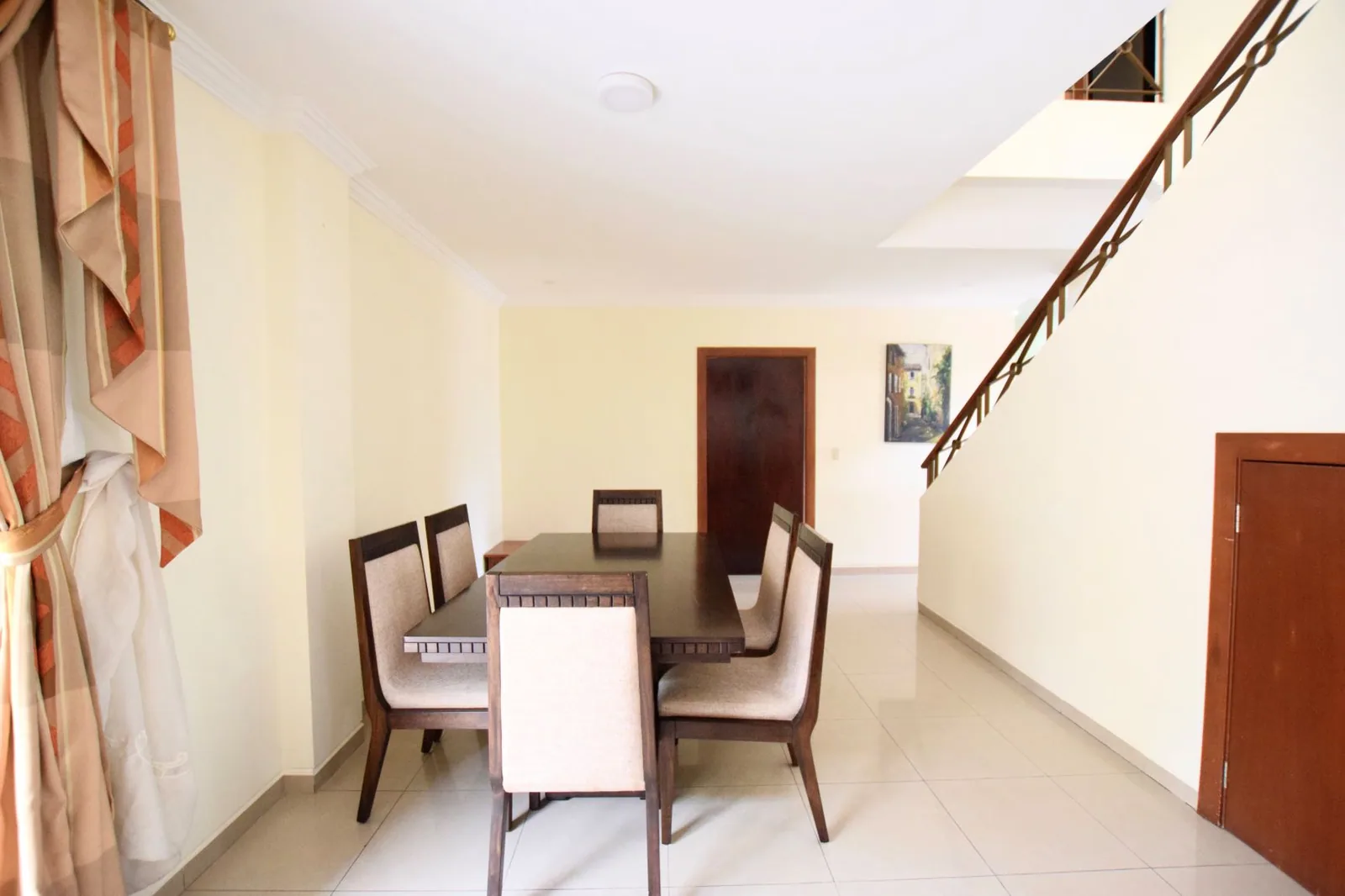 Casa en venta ubicada en Ciudad Colón, Norte de Guayaquil – Foto 4