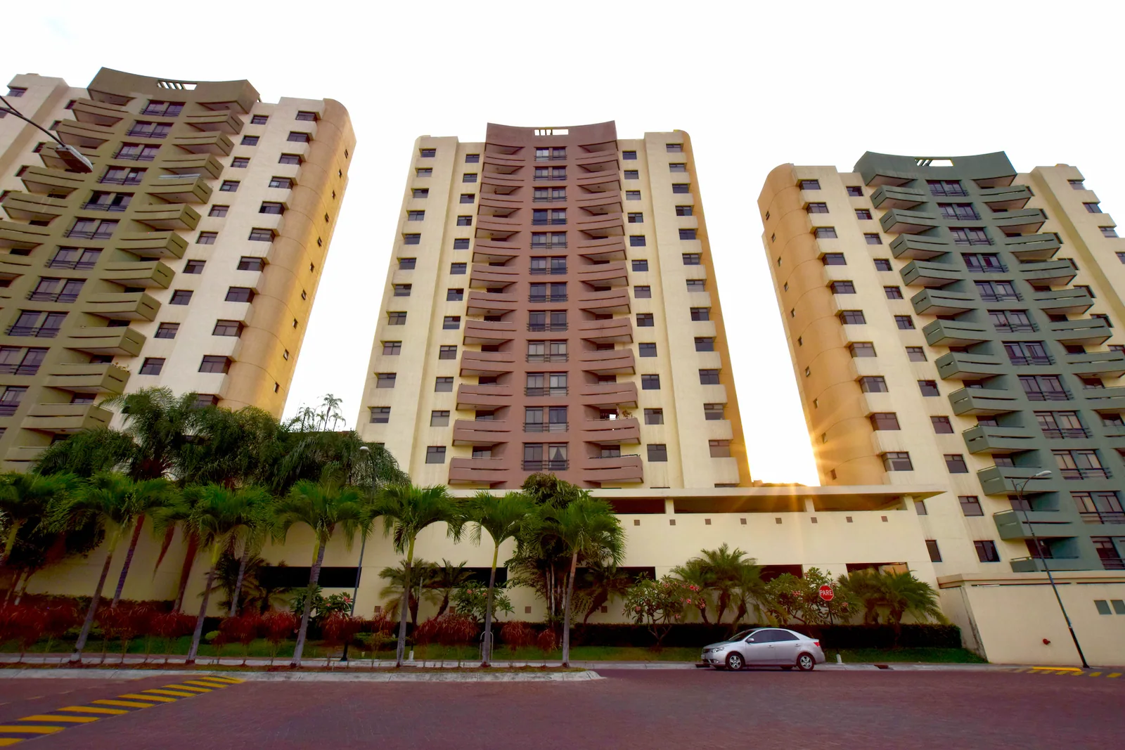 Suite en alquiler ubicada en Ciudad Colón, Norte de Guayaquil – Foto 1