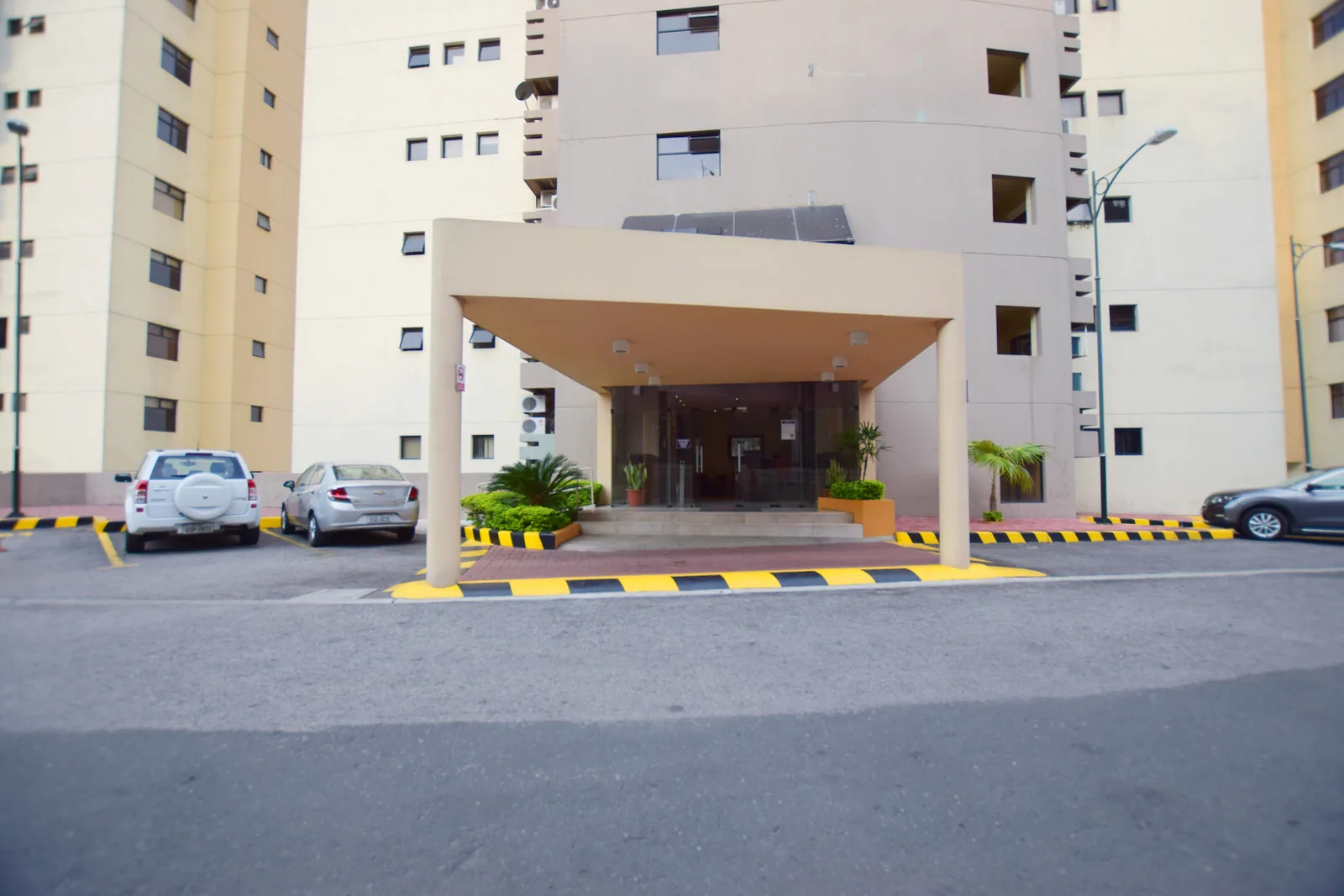 Suite en alquiler ubicada en Ciudad Colón, Norte de Guayaquil – Foto 2