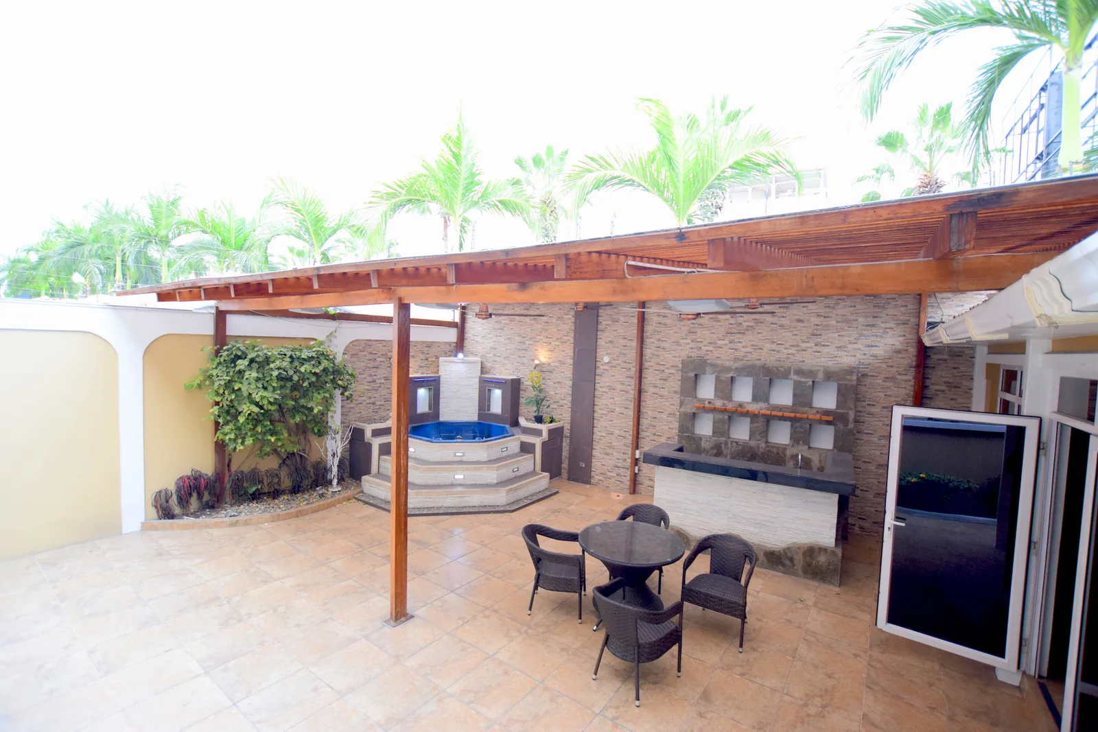 Casa en alquiler ubicada en Ciudad Colón, Norte de Guayaquil – Foto 1