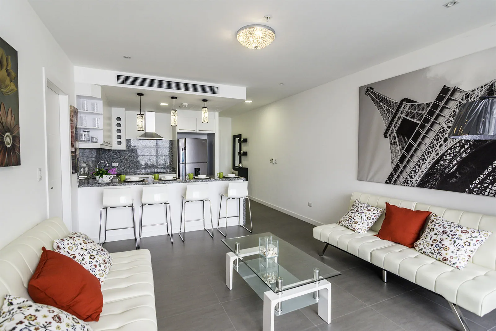 Suite en alquiler ubicada en el Edificio Spazio Puerto Santa Ana – Foto 1